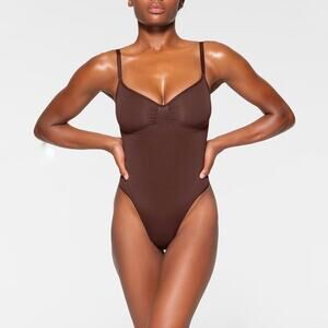 Skims Cocoa Seamless Sculpt Thong Bodysuit Sz S NWOT